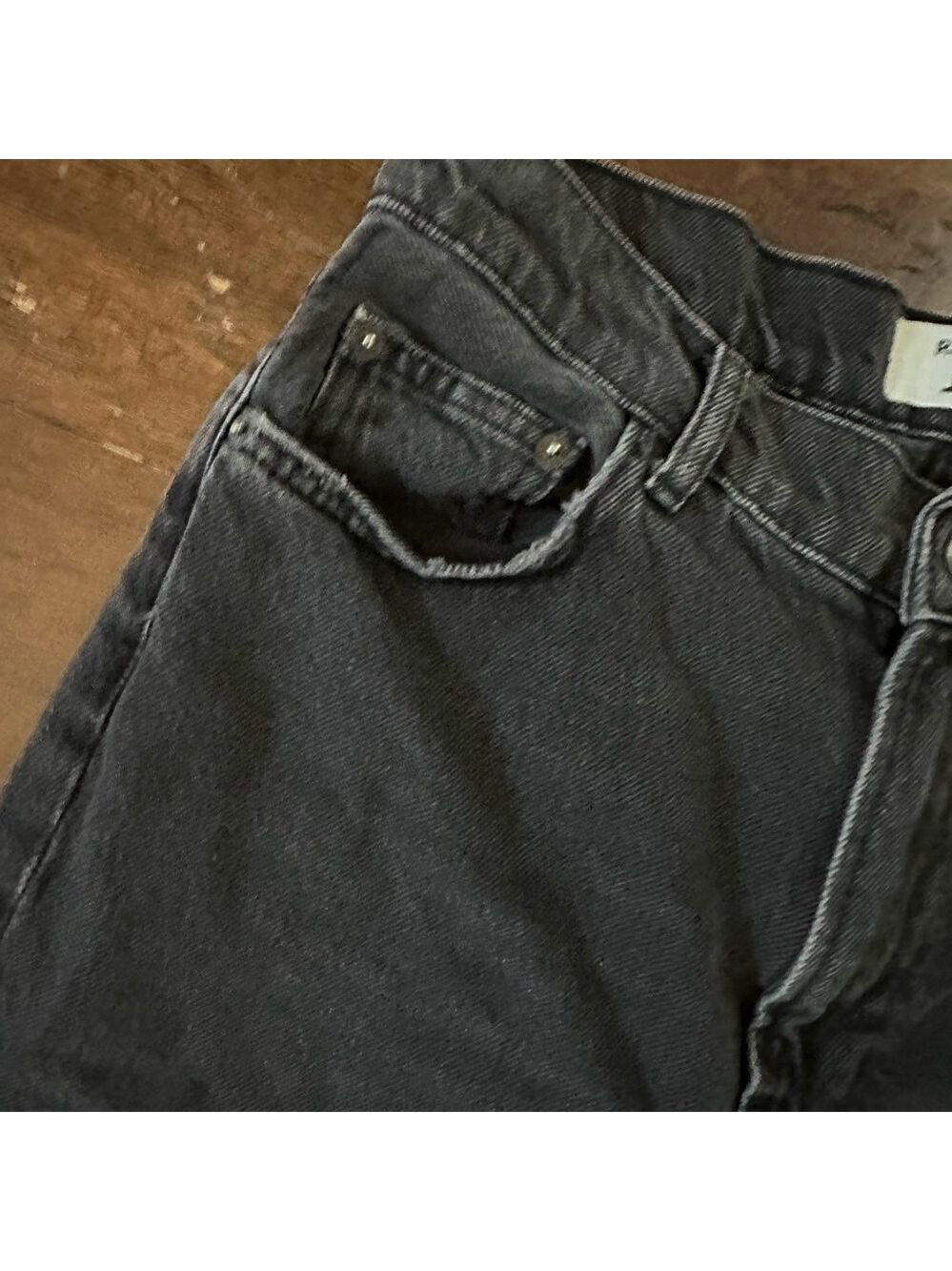 Reformation-black distressed jeans straight leg size 26 - Picture 12 of 12